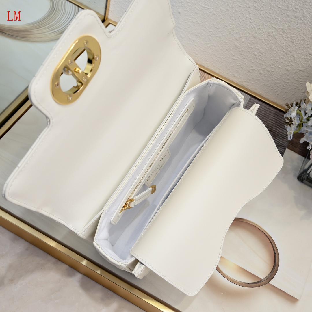 dior quilted white handbag 22x14x8 - Image 3