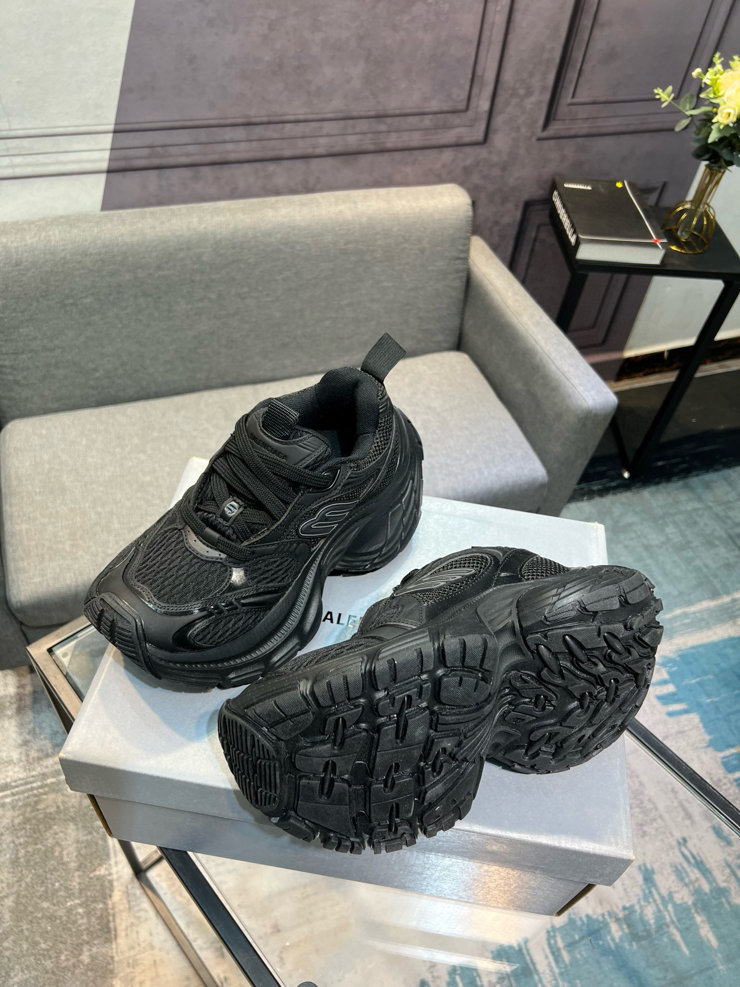 balenciaga unisex sneakers in black - sizes 35/46 - Image 3