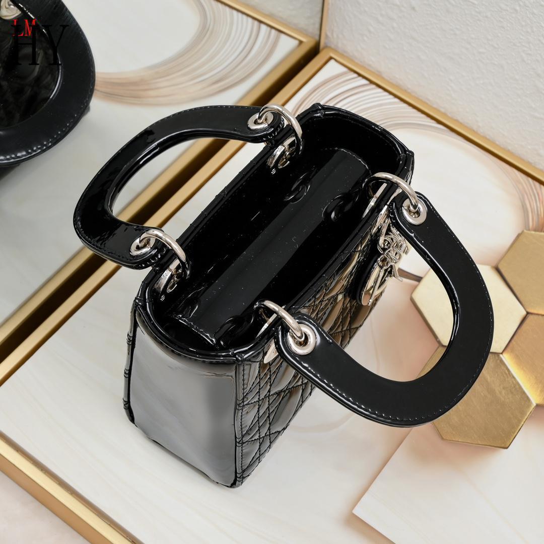 dior black patent leather handbag 17cm - Image 3