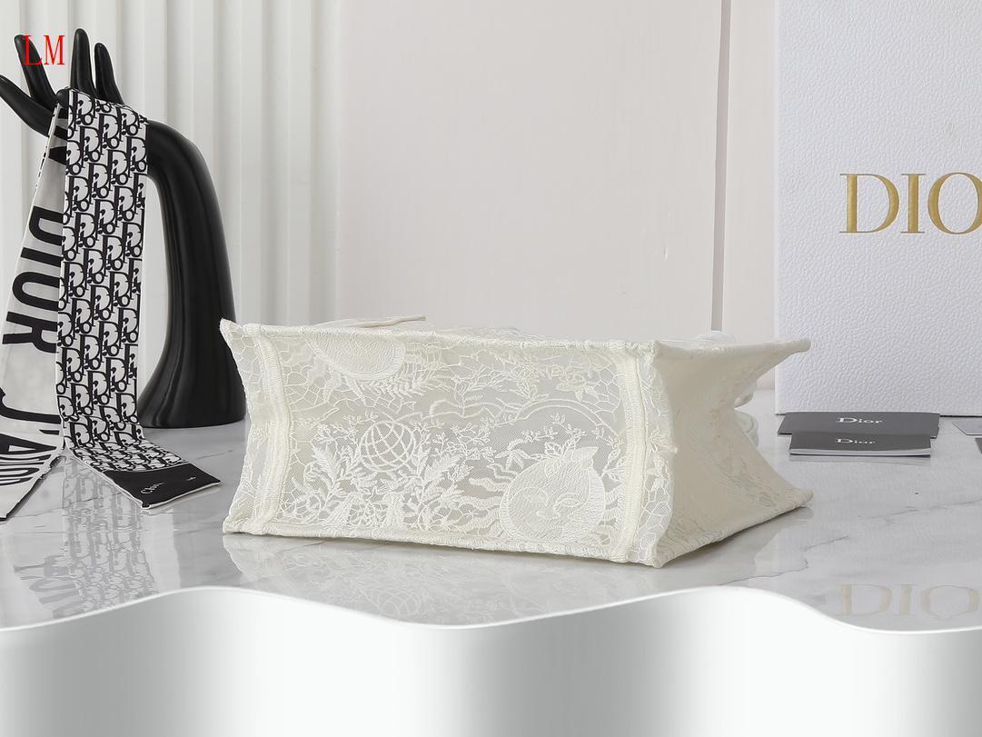 dior 26.5x21x14 cm white lace tote bag - Image 3