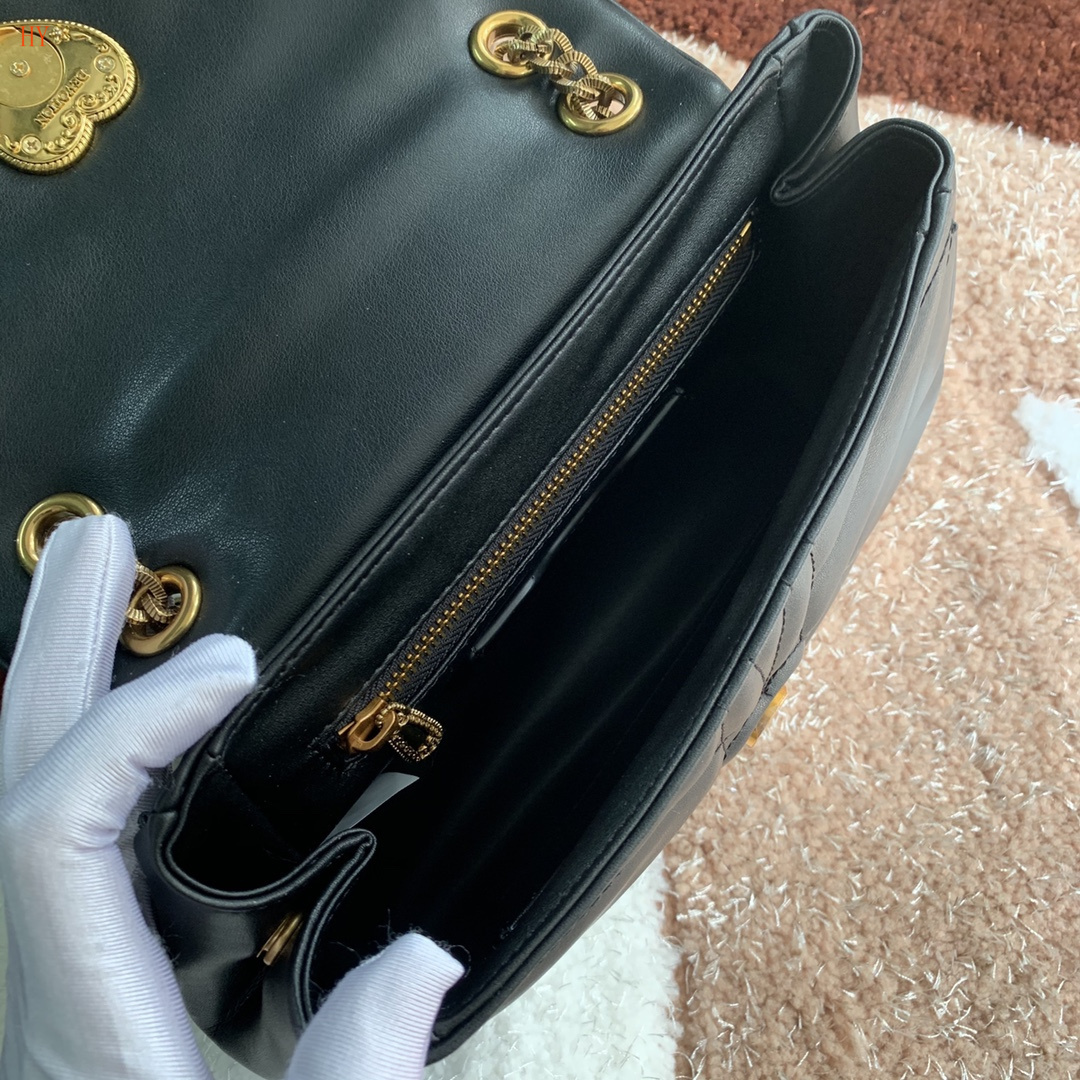 dolce & gabbana black quilted handbag 25.5*17*8.5 - Image 3