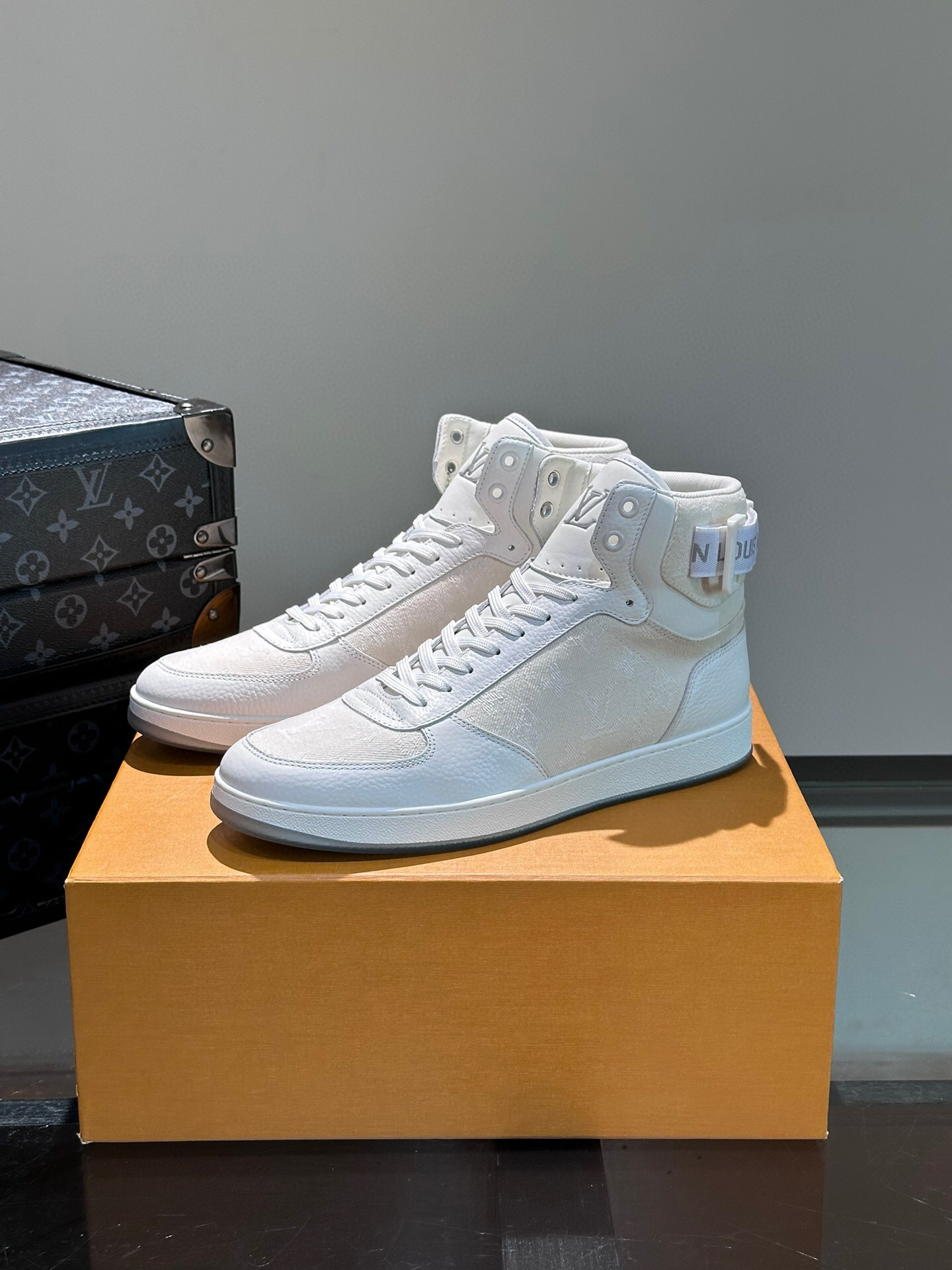 louis vuitton high-top sneakers size 38-44