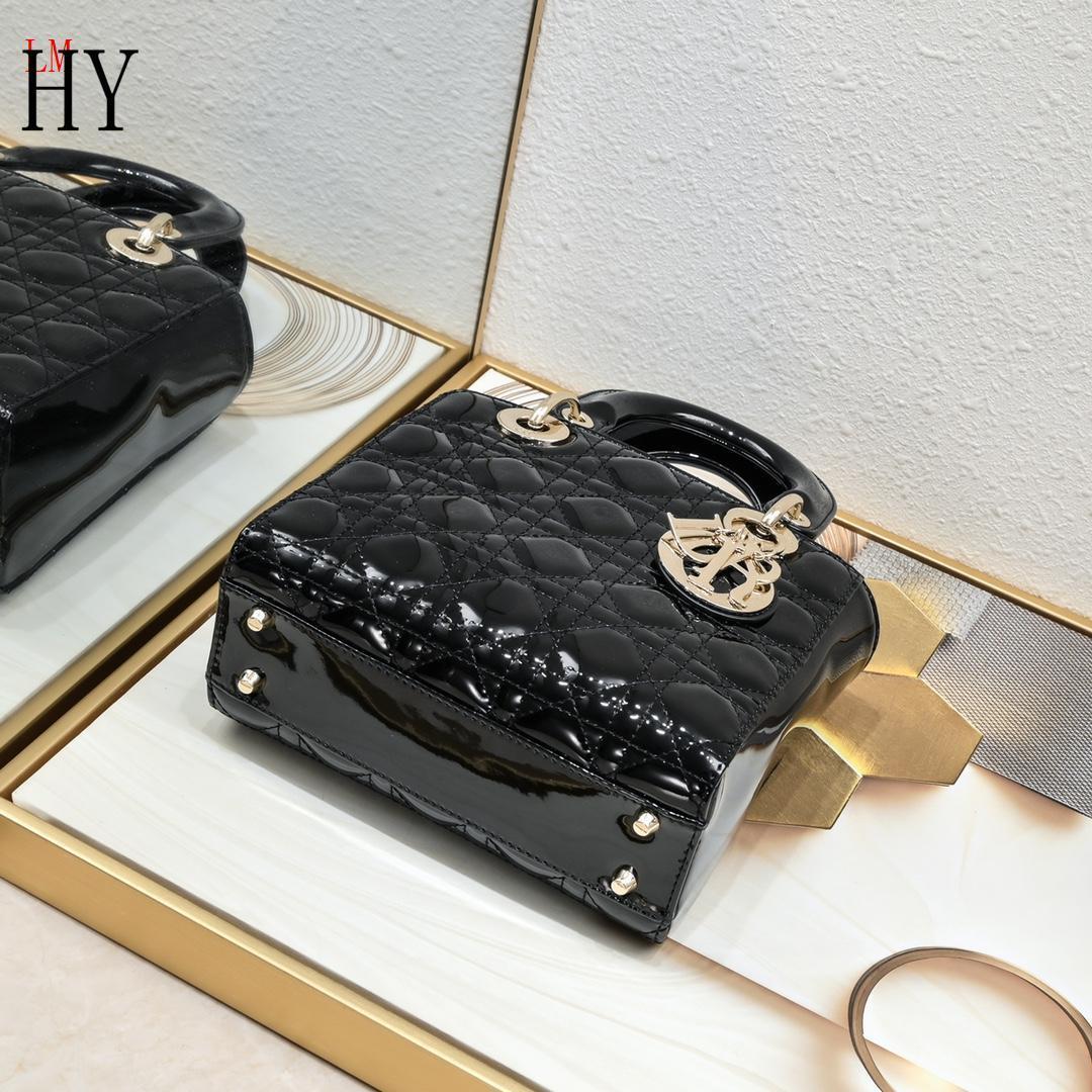 dior black patent leather handbag 20cm - Image 3