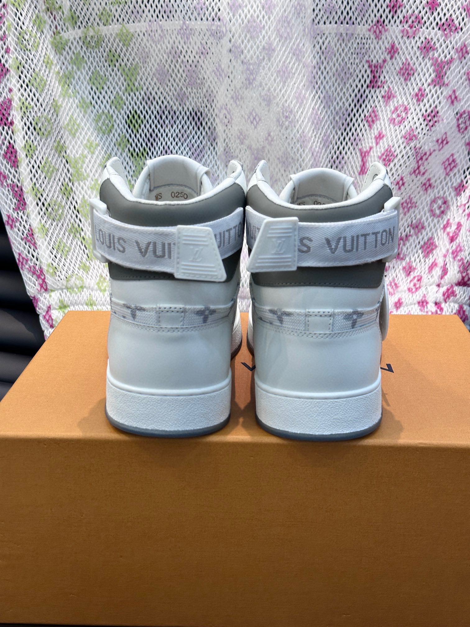 louis vuitton white sneakers size 38-44 - Image 3