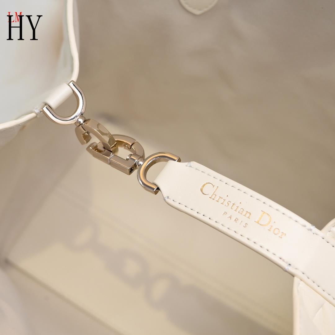 dior white handbag with pouch - 28.5x19x21cm - Image 3