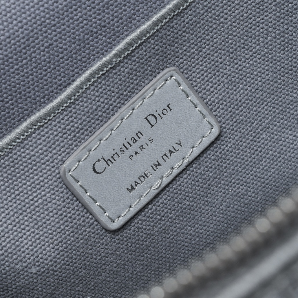 christian dior cosmetic bag - 28x20.5x15.5 cm - Image 3