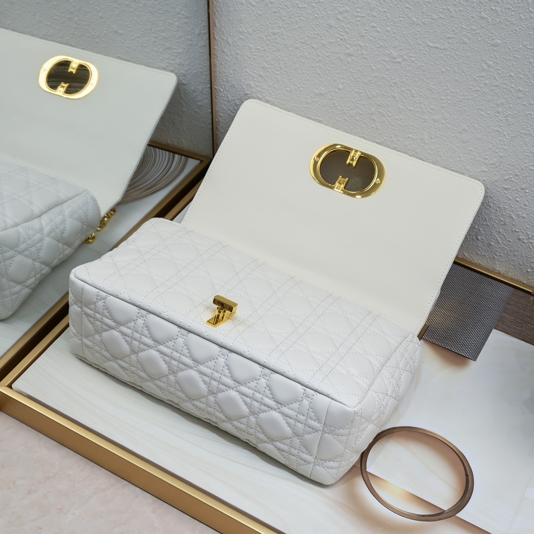 dior white quilted leather shoulder bag with gold chain - Image 3