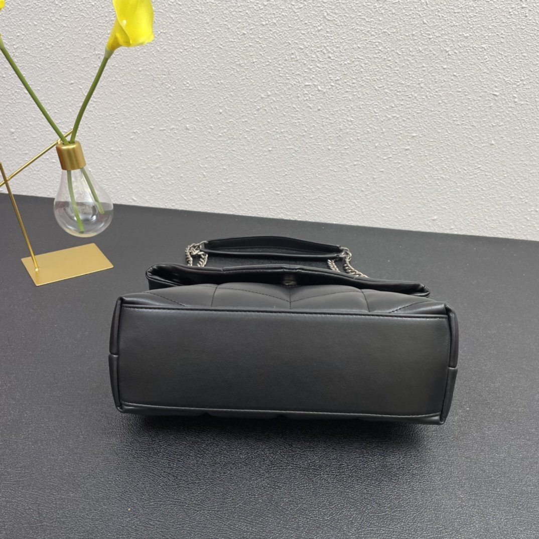 yves saint laurent black quilted handbag 28cm - Image 3