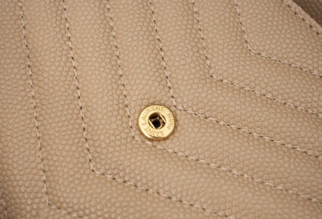 yves saint laurent quilted leather crossbody bag - 22.5x14x4 cm - Image 3