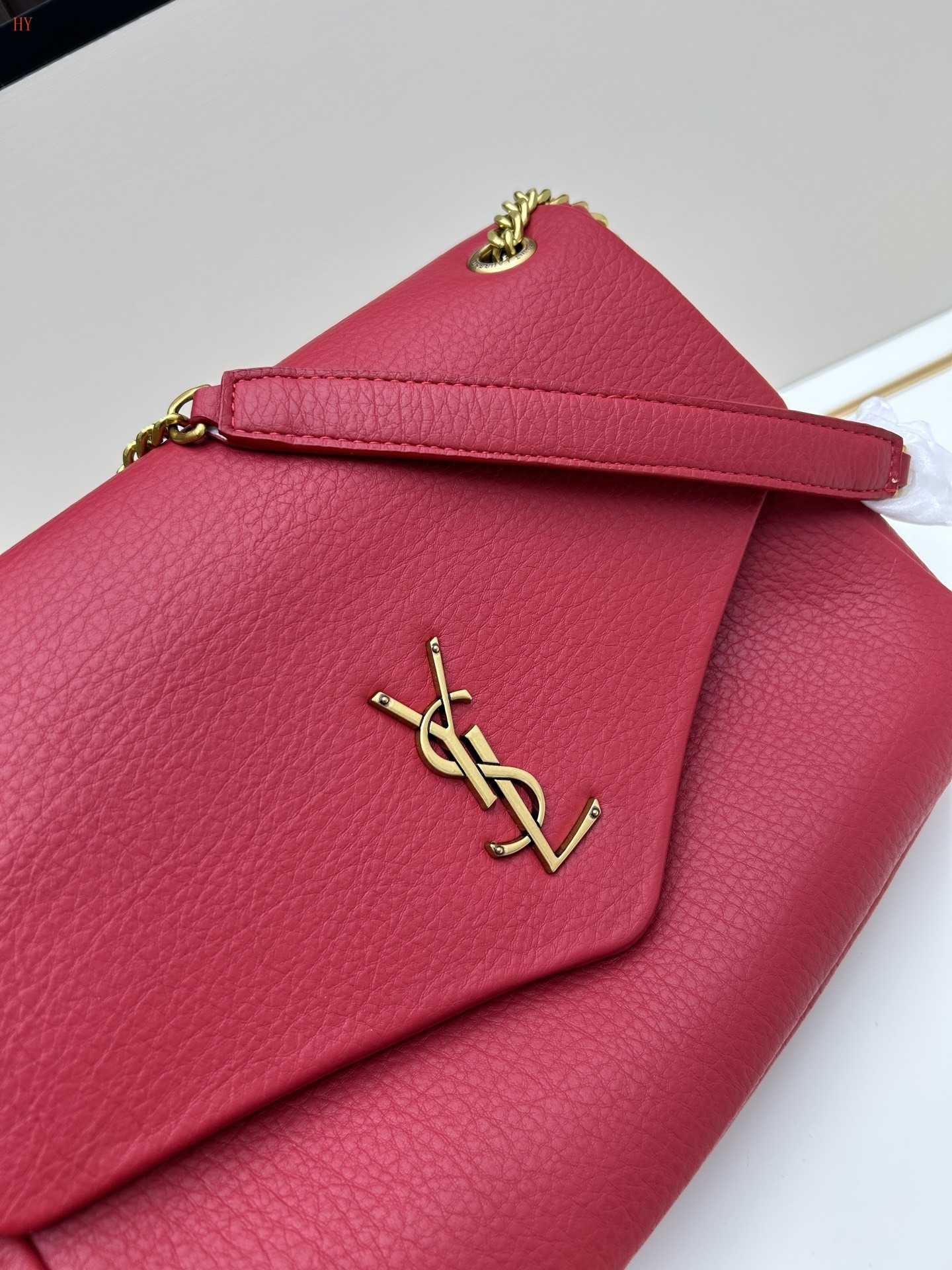 yves saint laurent red leather handbag 28*19*9 cm - Image 3