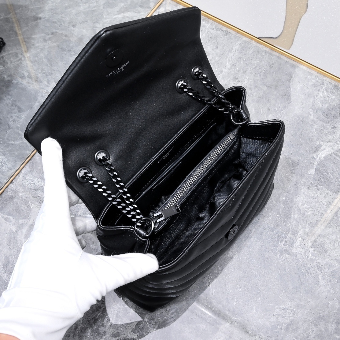 yves saint laurent 24cm black chevron bag - Image 3