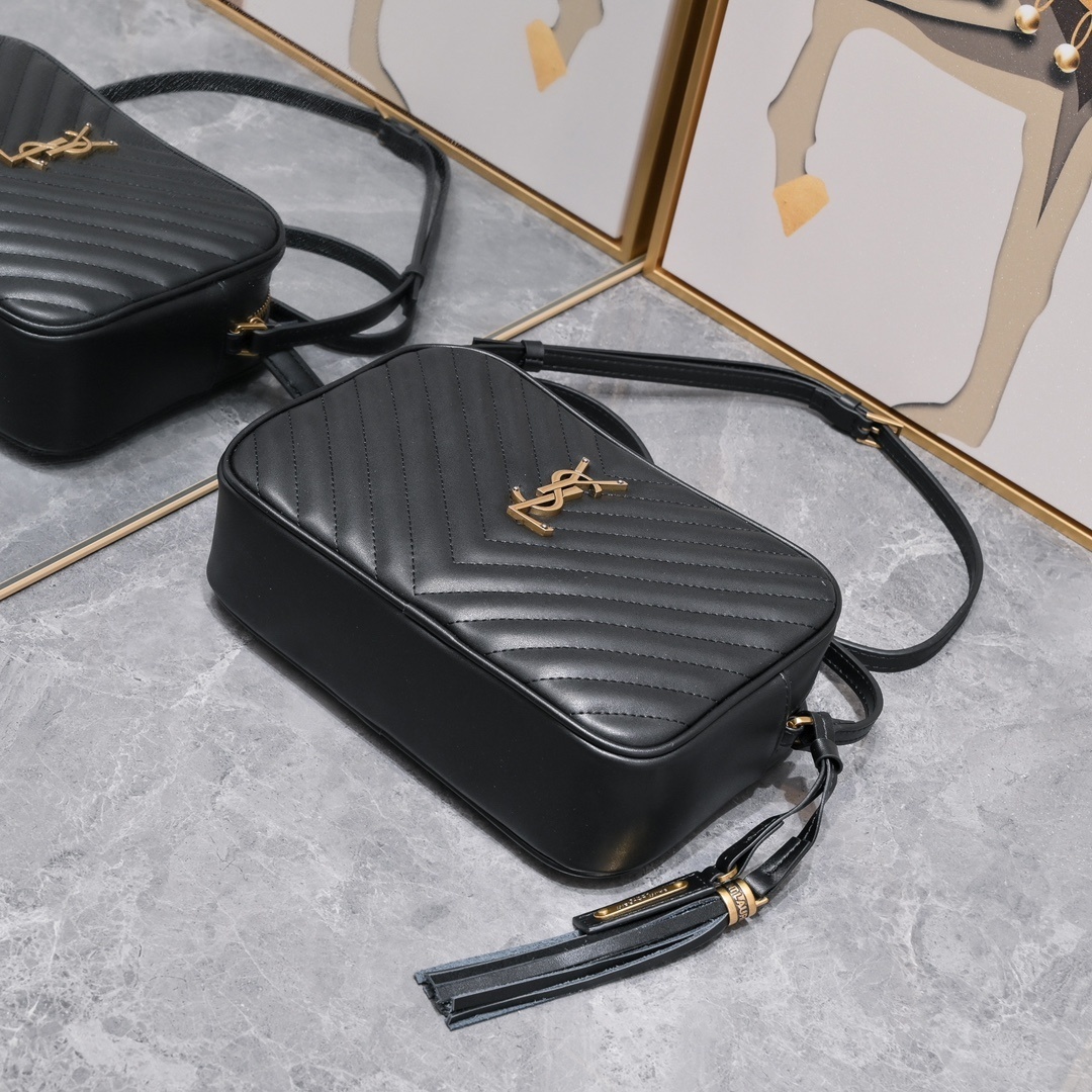 yves saint laurent black chevron crossbody bag 23x16x6cm - Image 3