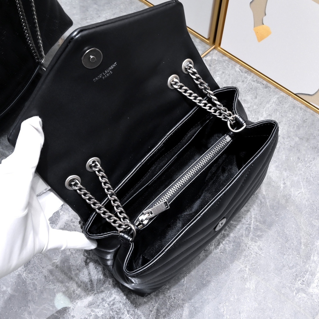 yves saint laurent 24cm black leather shoulder bag - Image 3