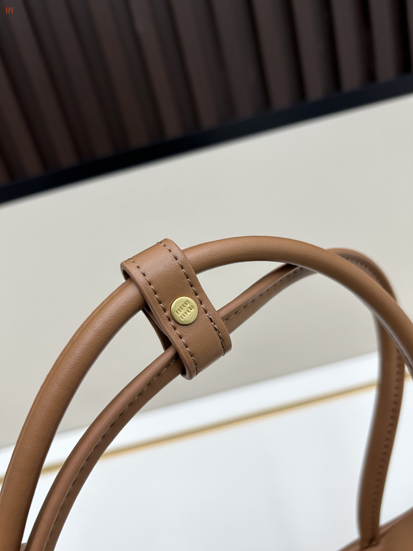 miu miu brown leather handbag 28*11*8 cm - Image 3