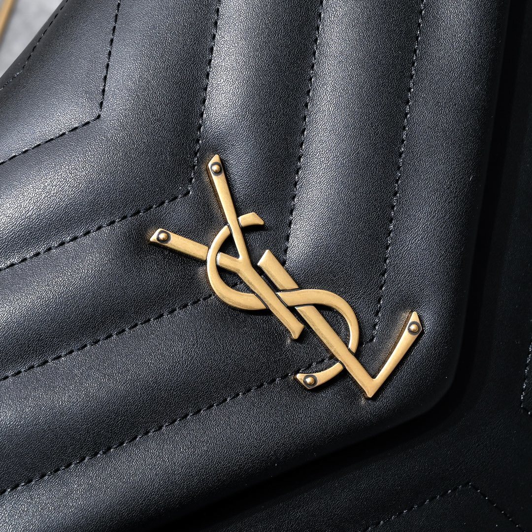 yves saint laurent black chevron bag 31*22*11 - Image 3