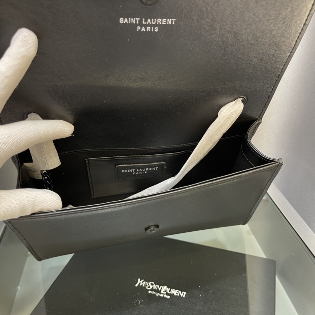 yves saint laurent black leather handbag 24x16x8 cm - Image 3