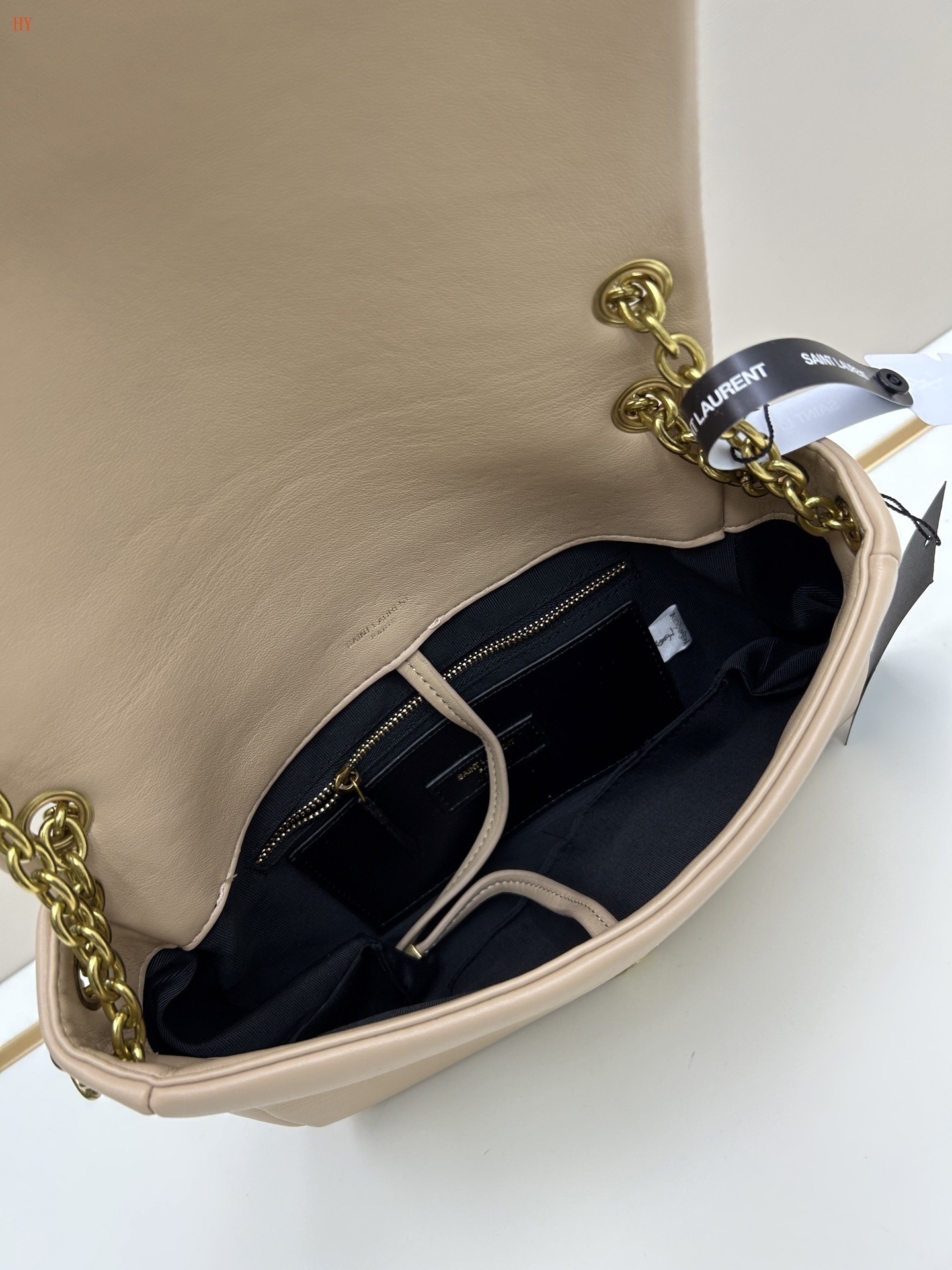 yves saint laurent quilted shoulder bag 25*18*6 cm - Image 3