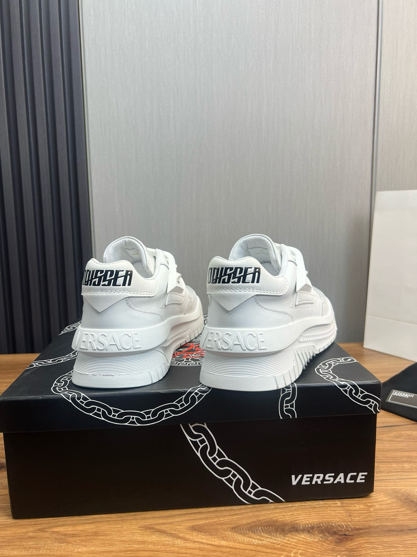 versace casual sneakers in white, size 38/44 - Image 4