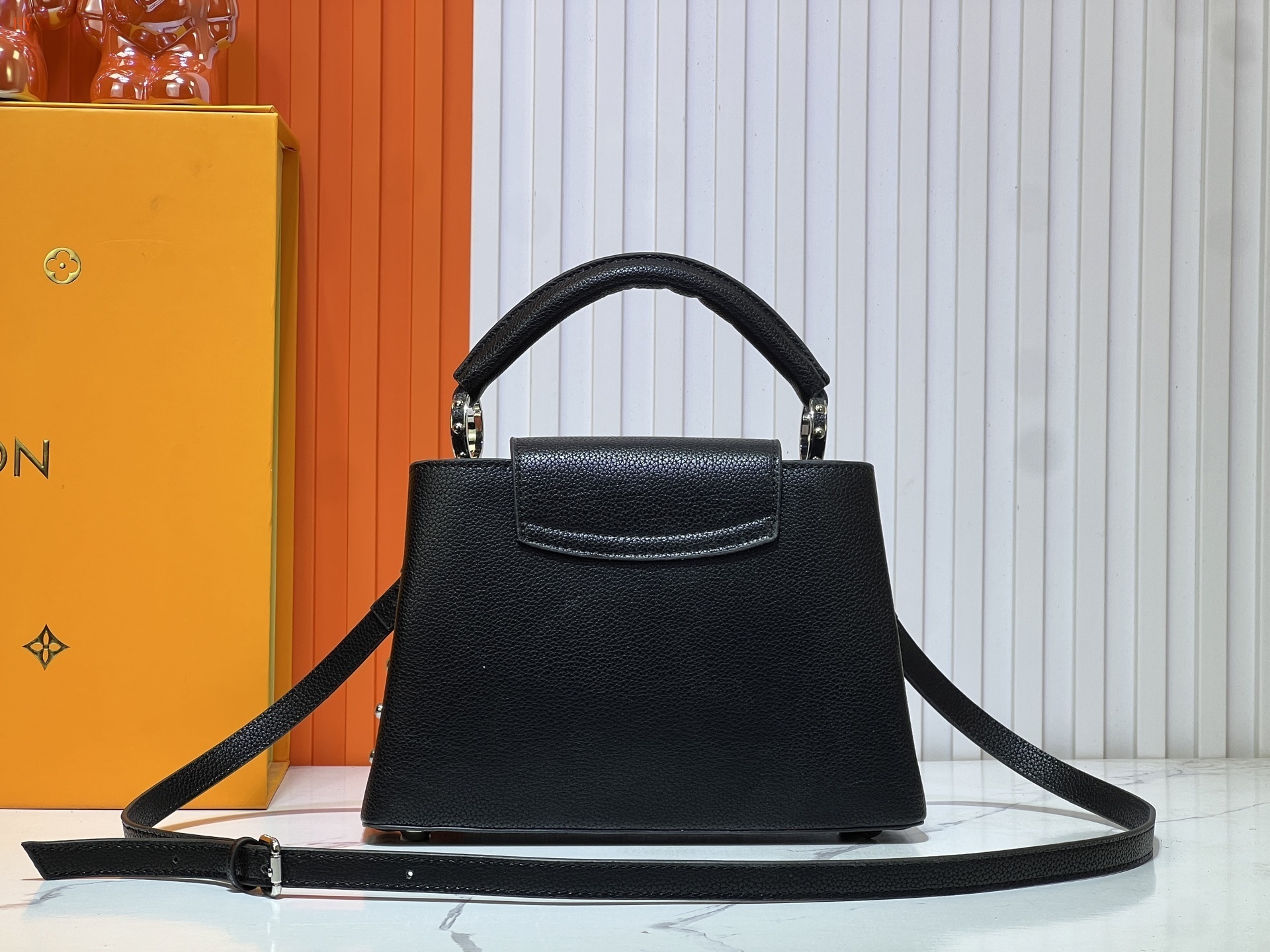 louis vuitton black handbag with silver studs 27x17x9 cm - Image 4