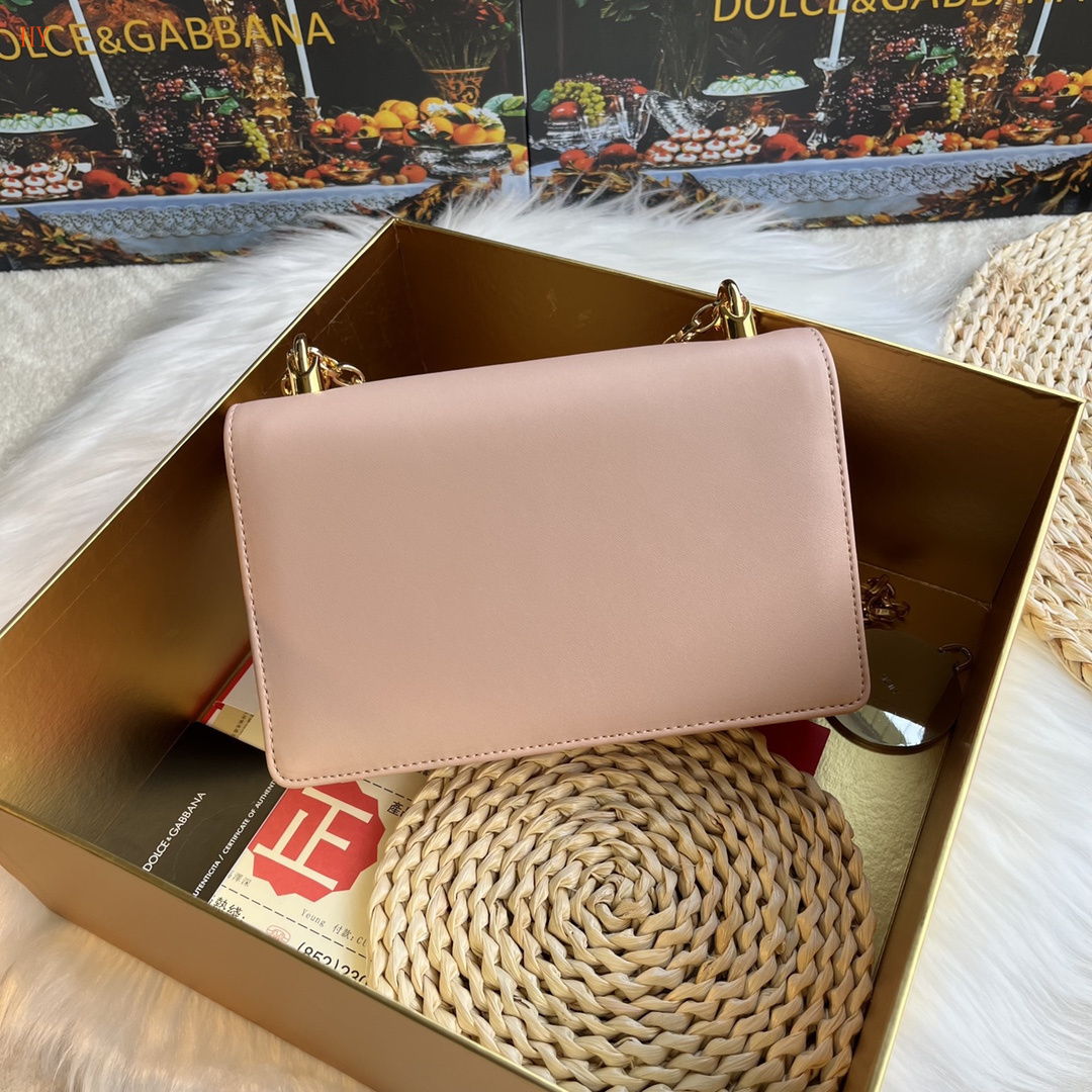 dolce & gabbana dg logo pink handbag 21*15*4 - Image 4