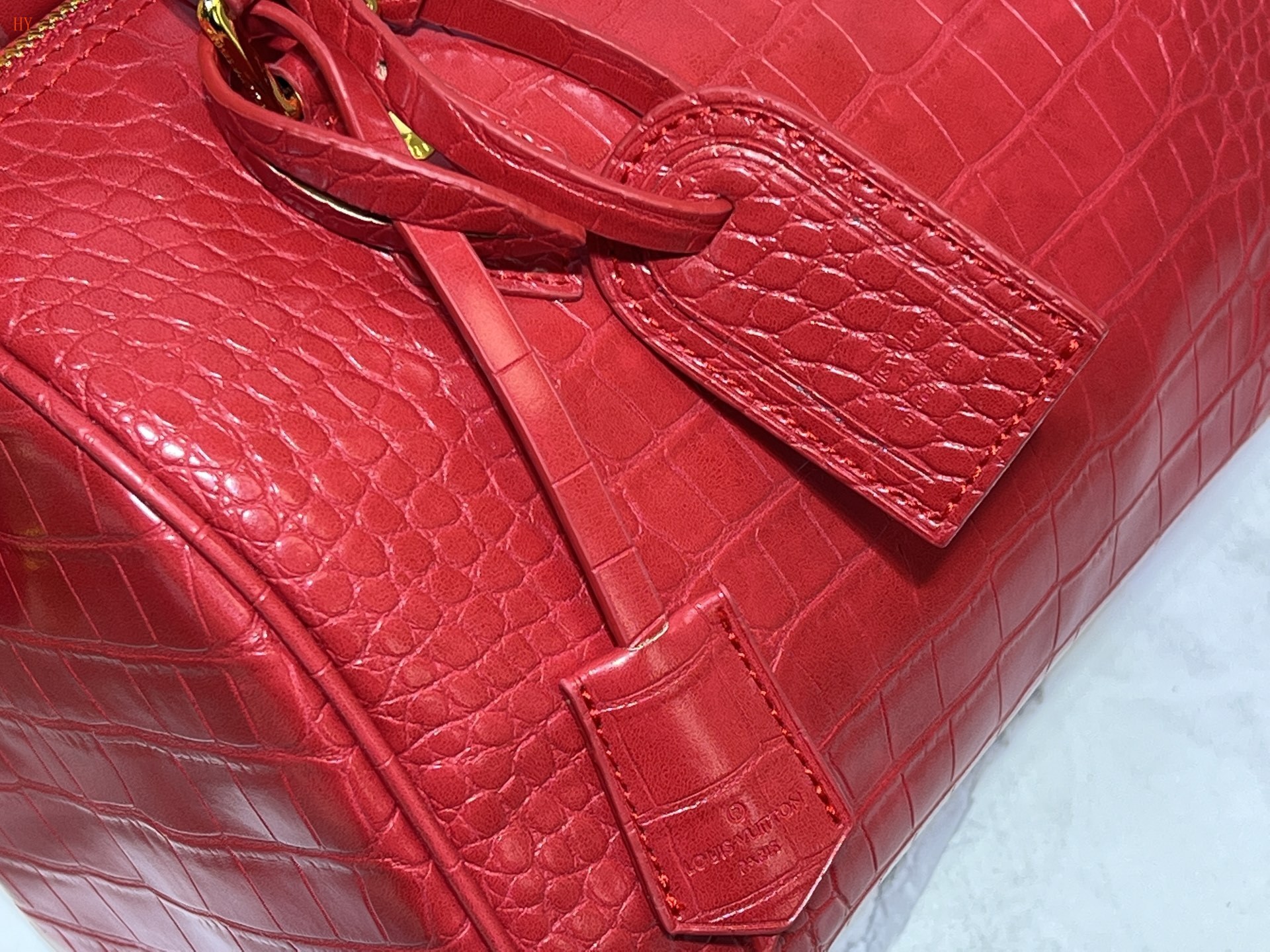 louis vuitton red crocodile-embossed handbag 25x15x15 - Image 4