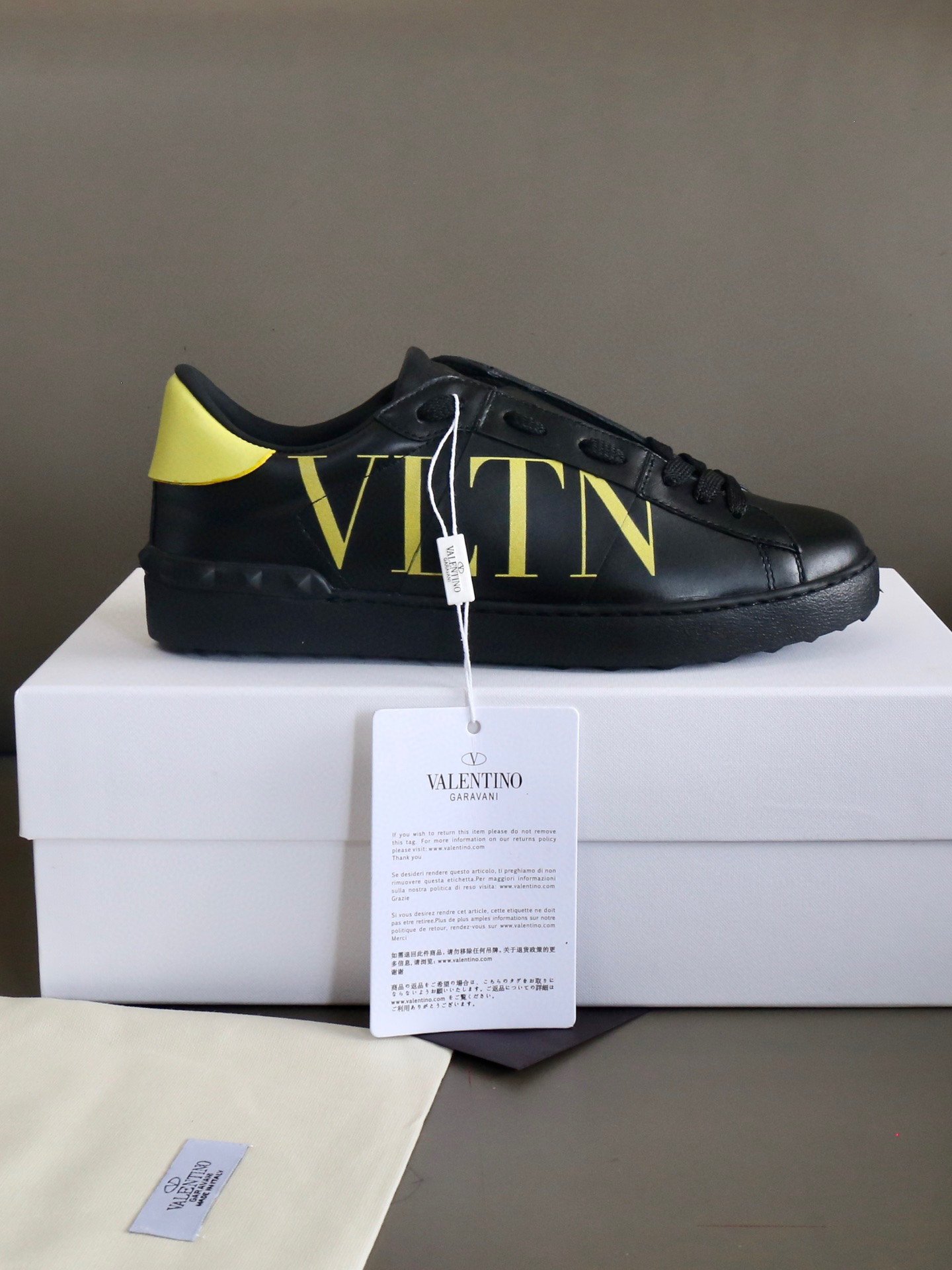 valentino vltn black sneakers - unisex sizes 35-44 - Image 4