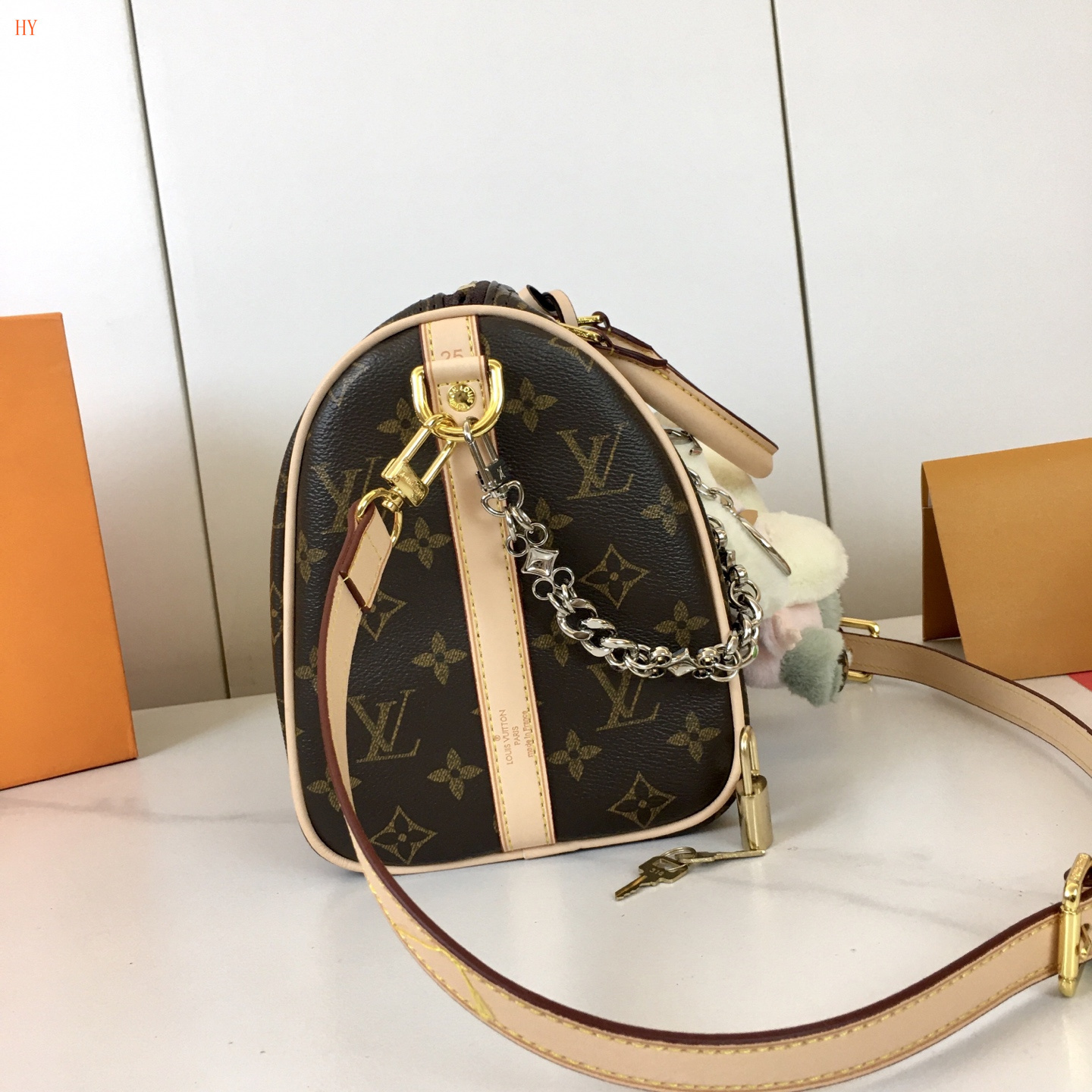 louis vuitton monogram mini bag 25x19x15 cm, 523032 - Image 4