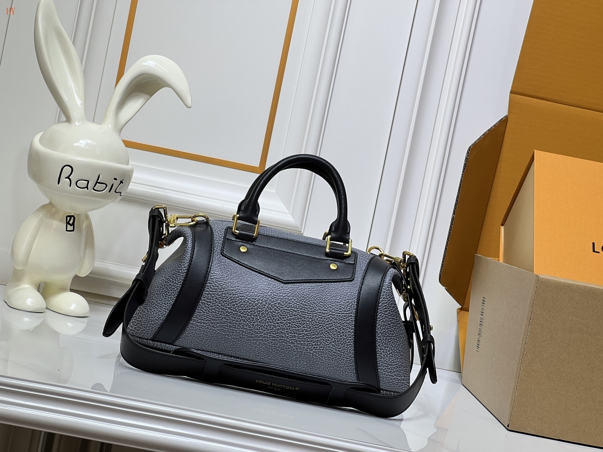 louis vuitton handbag 38*15*15 - model 118012 - Image 4