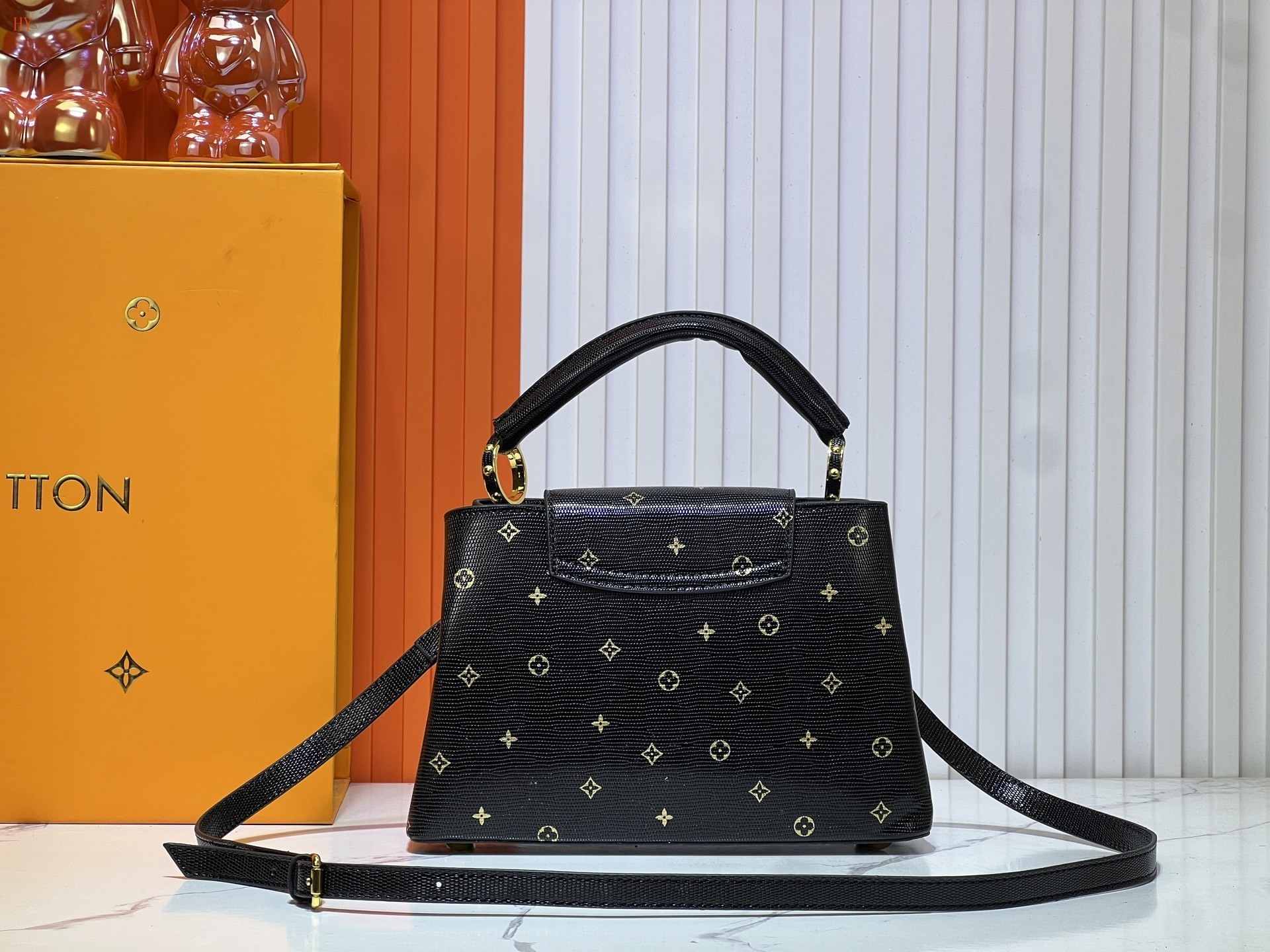 louis vuitton black monogram canvas handbag 27*17*9 - Image 4