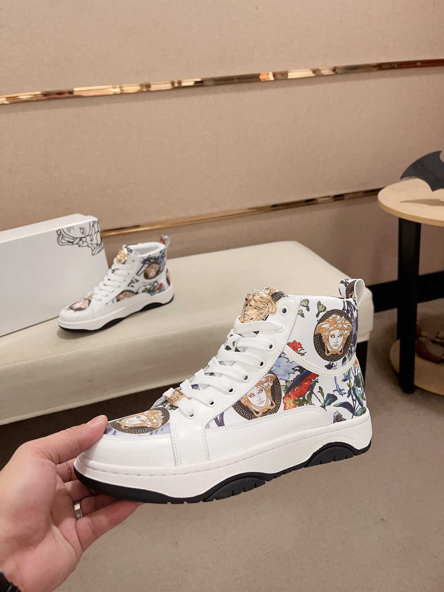 versace high-top sneakers 38-44 with floral design - Image 4