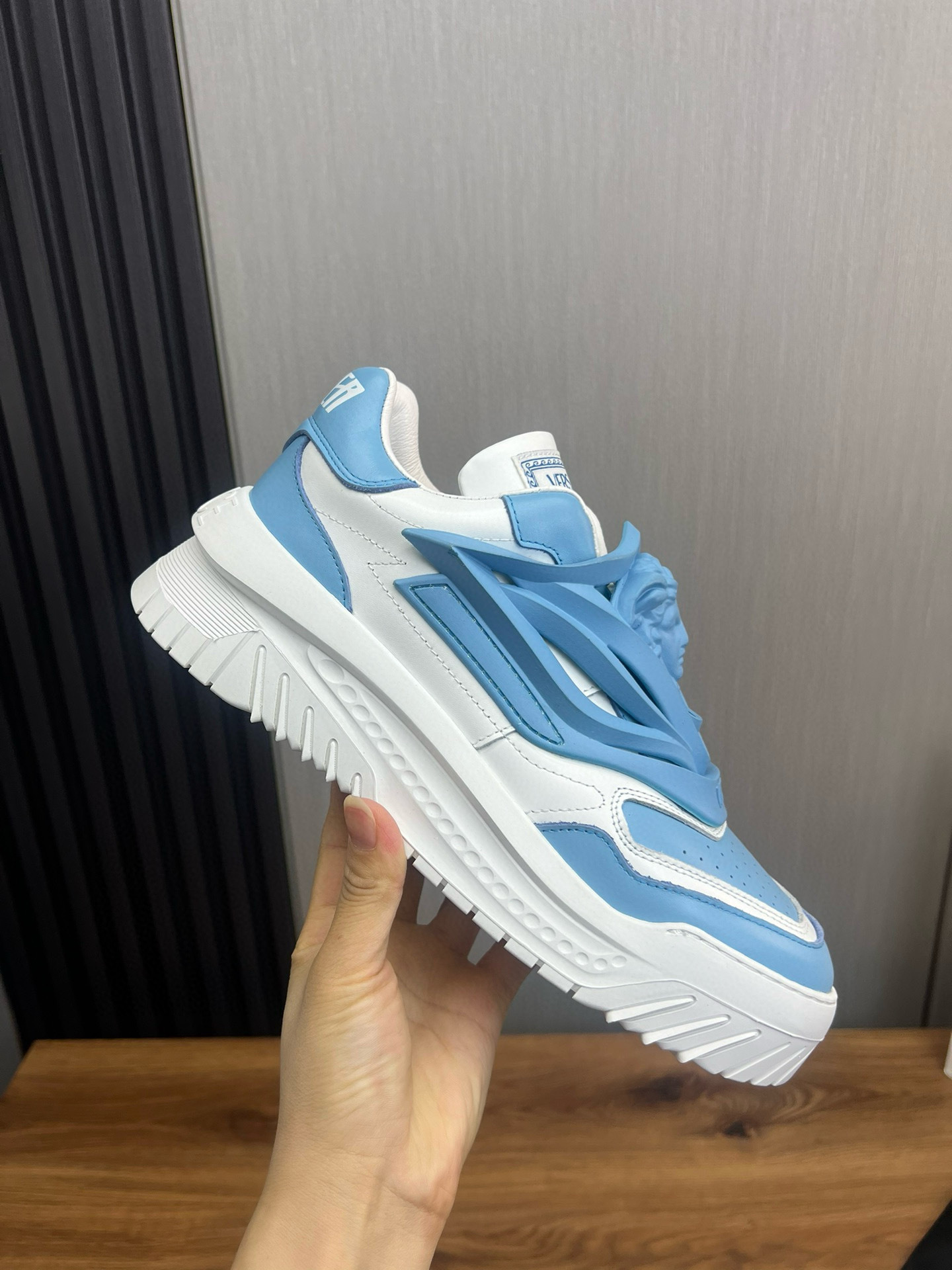 versace casual sneakers in blue/white - size 38/44 - Image 4