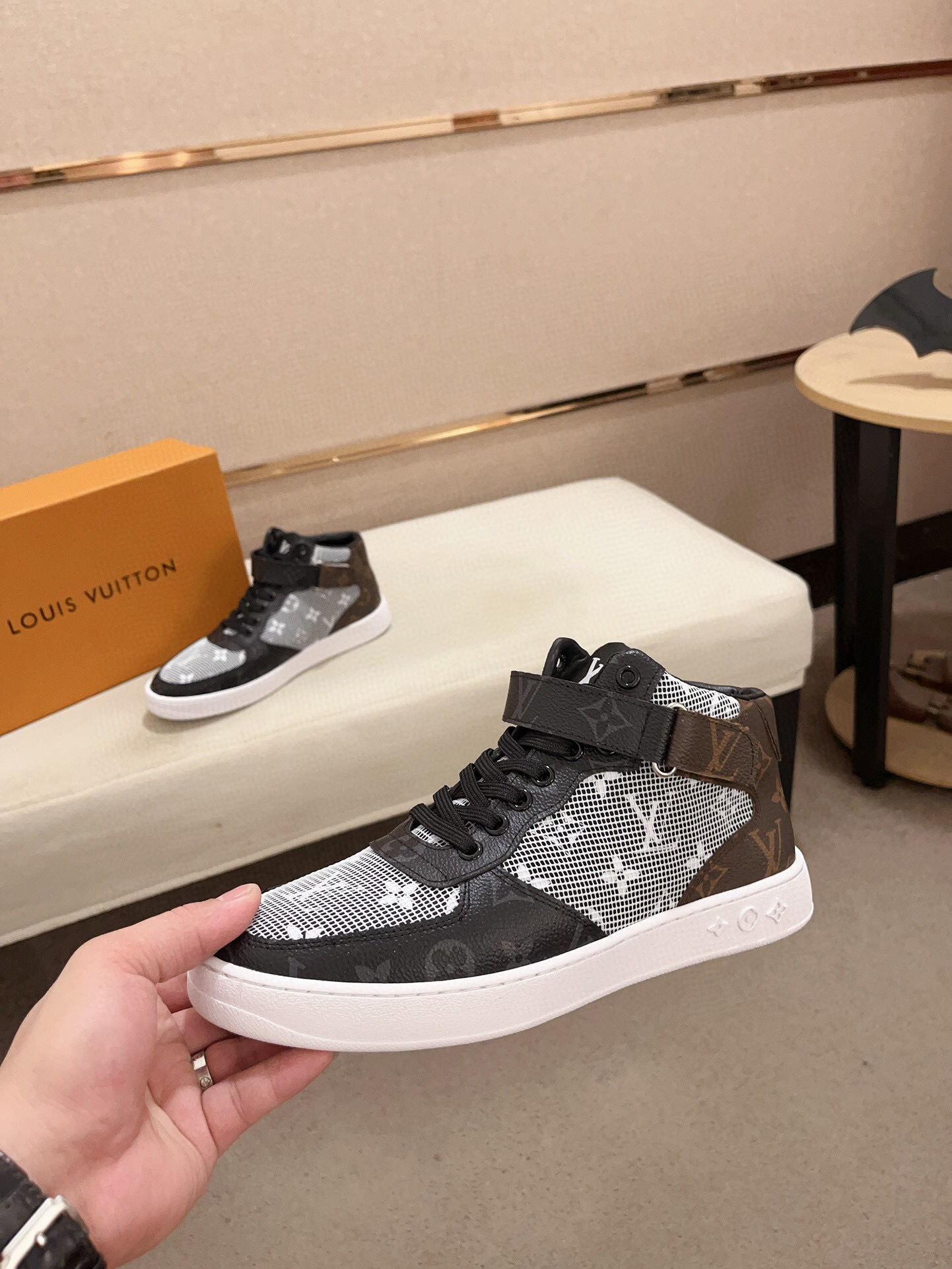 louis vuitton high-top sneakers size 38-44 - Image 4