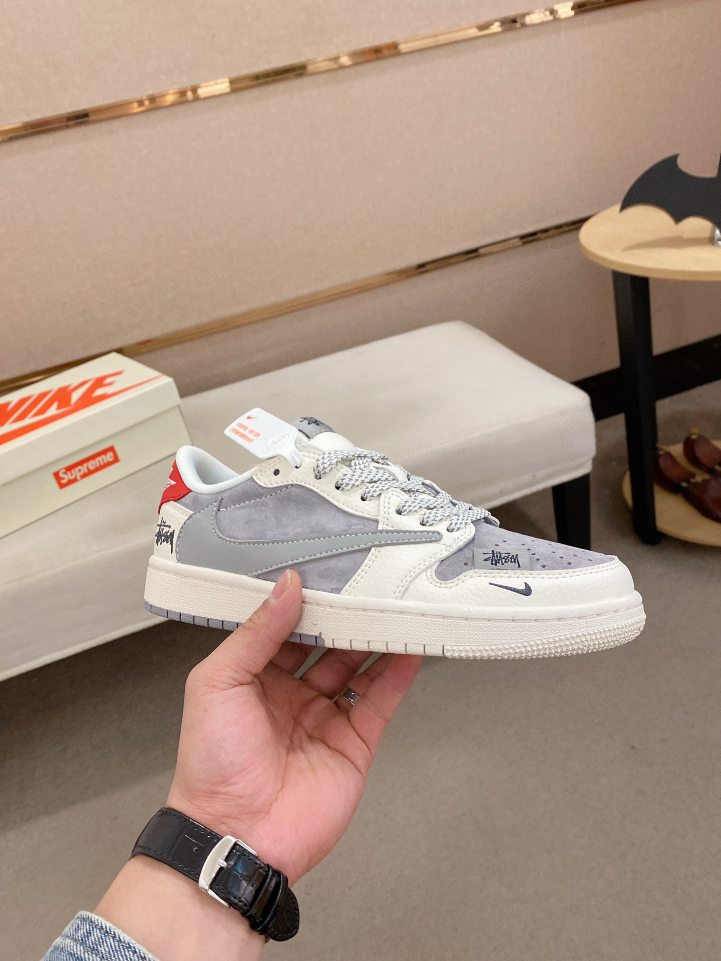 louis vuitton x supreme air jordan 1 low - size 35/44 - Image 4