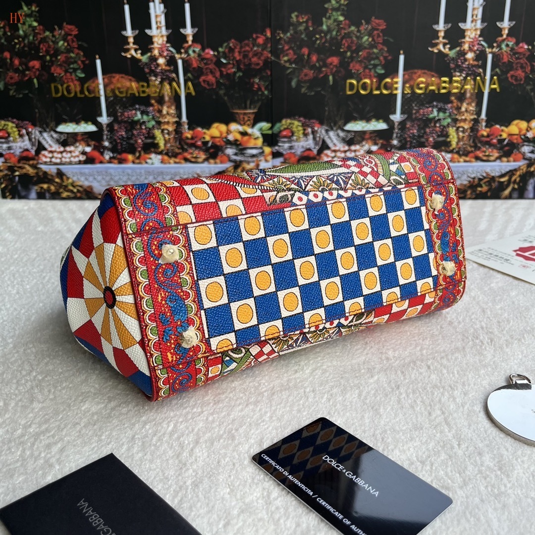 dolce & gabbana colorful queen print handbag 25*20*12.5 cm - Image 4