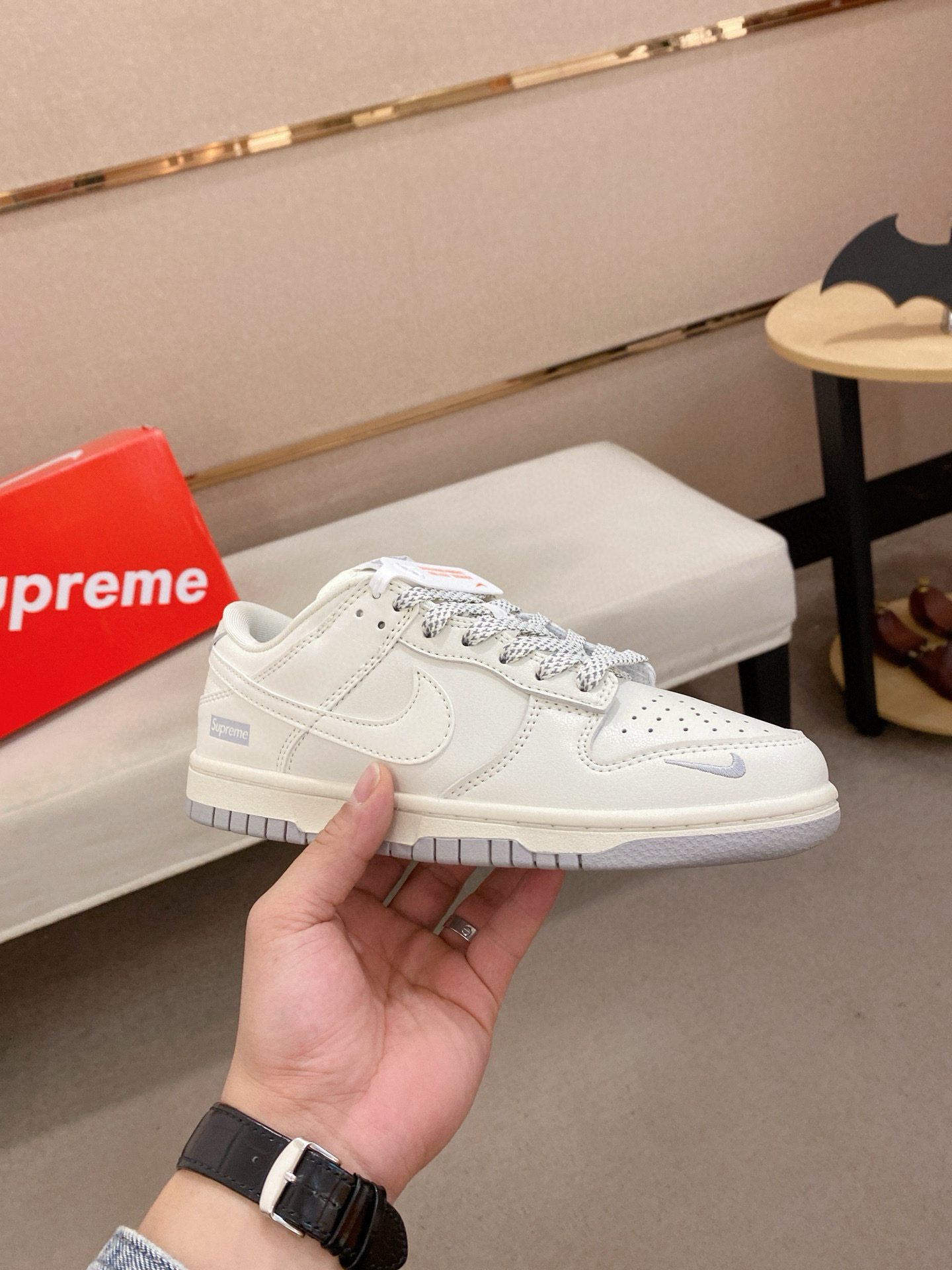 supreme x nike dunk low white sneakers - size 35/44 - Image 4