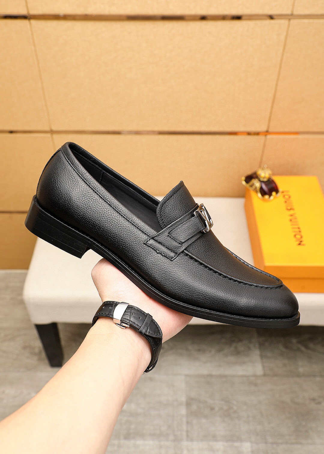 louis vuitton leather loafers size 39-44 - Image 4