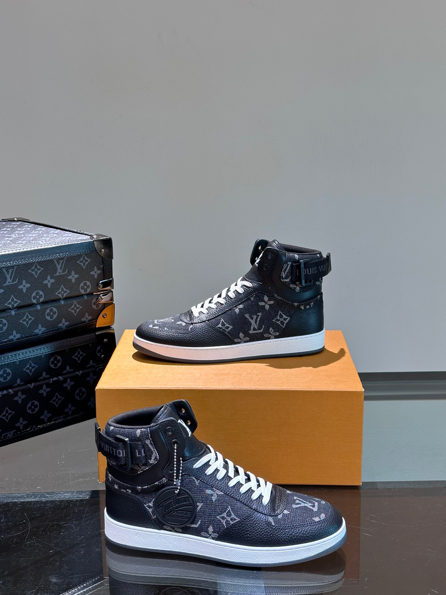 louis vuitton high-top sneakers size 38-44 - Image 4