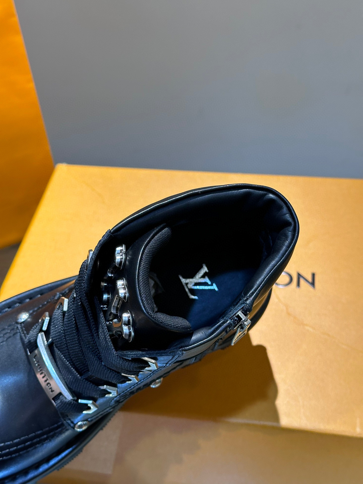 louis vuitton black ankle boots size 35-44 - Image 4