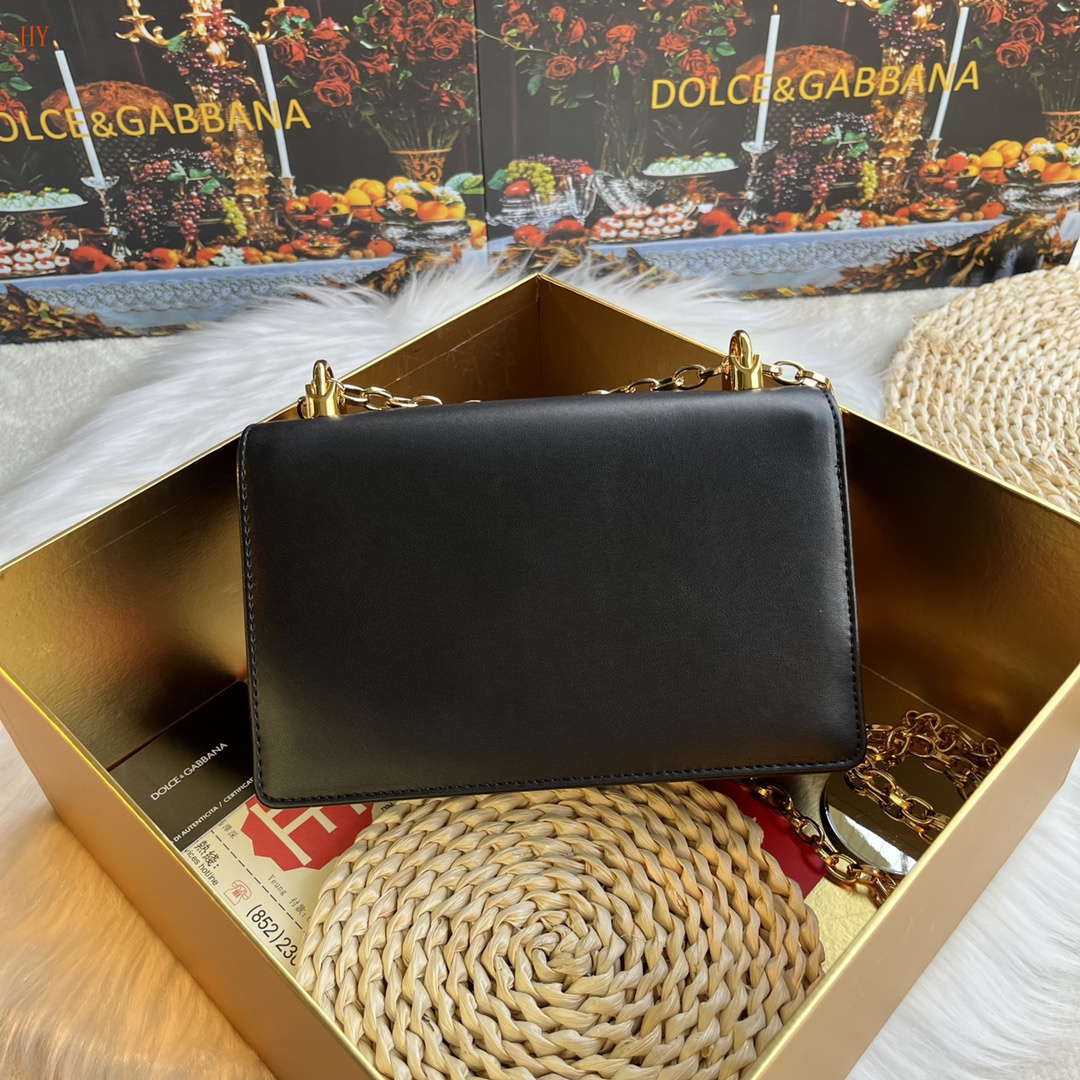 dolce & gabbana dg logo black handbag 21*15*4 - Image 4