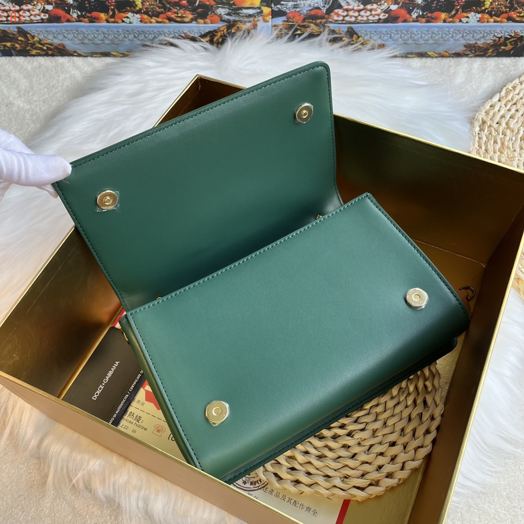 dolce & gabbana green dg logo handbag 21*15*4 - Image 4