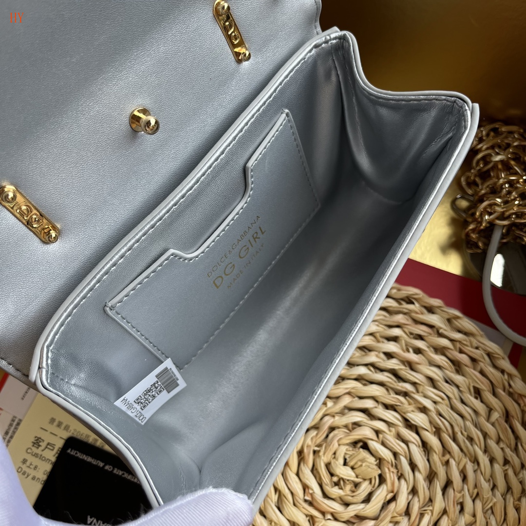dolce & gabbana dg logo mini bag - 18x10x5 cm - Image 4
