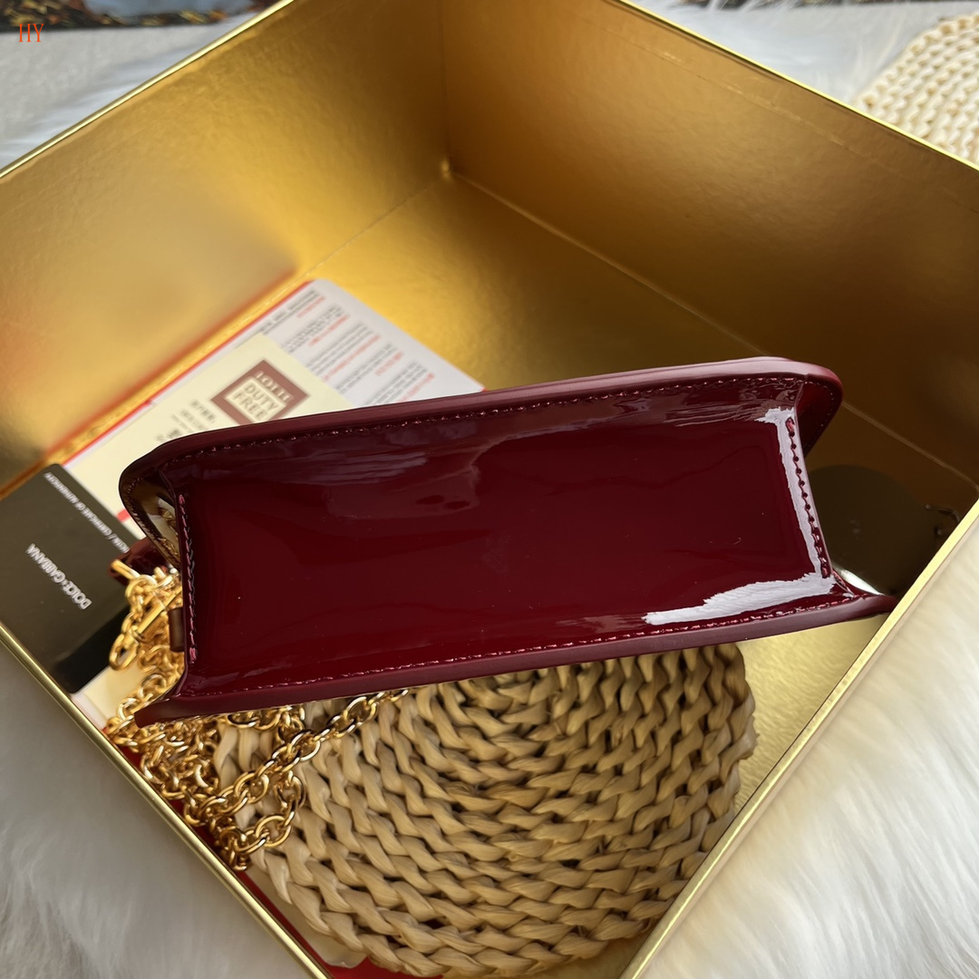 dolce & gabbana 532054 patent leather handbag - 19*11*5 cm - Image 4