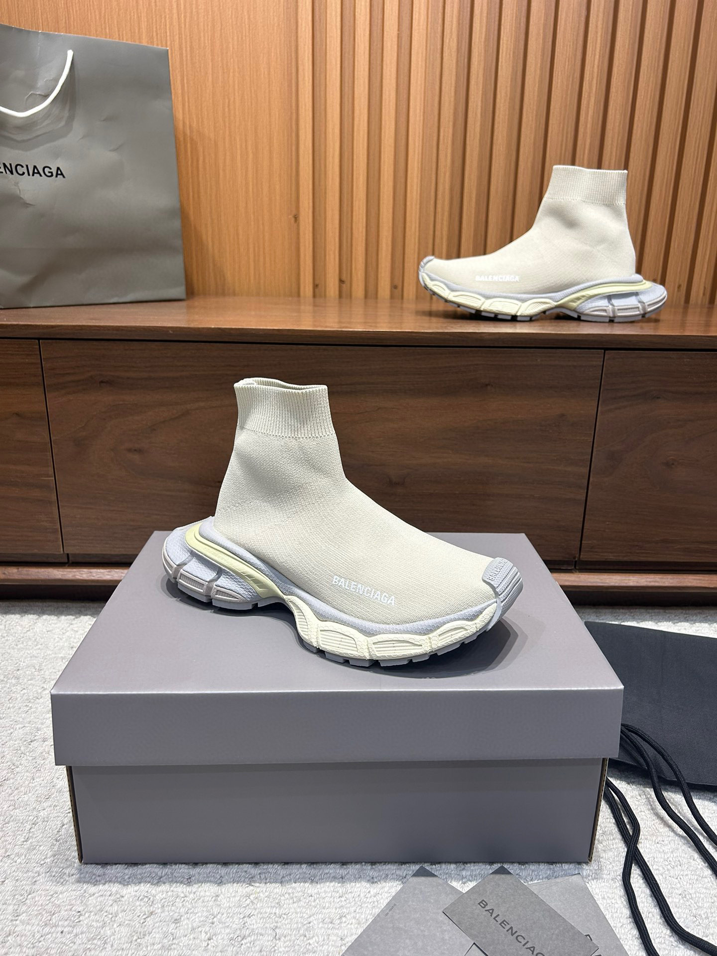 balenciaga unisex sneakers size 35-44 - Image 4