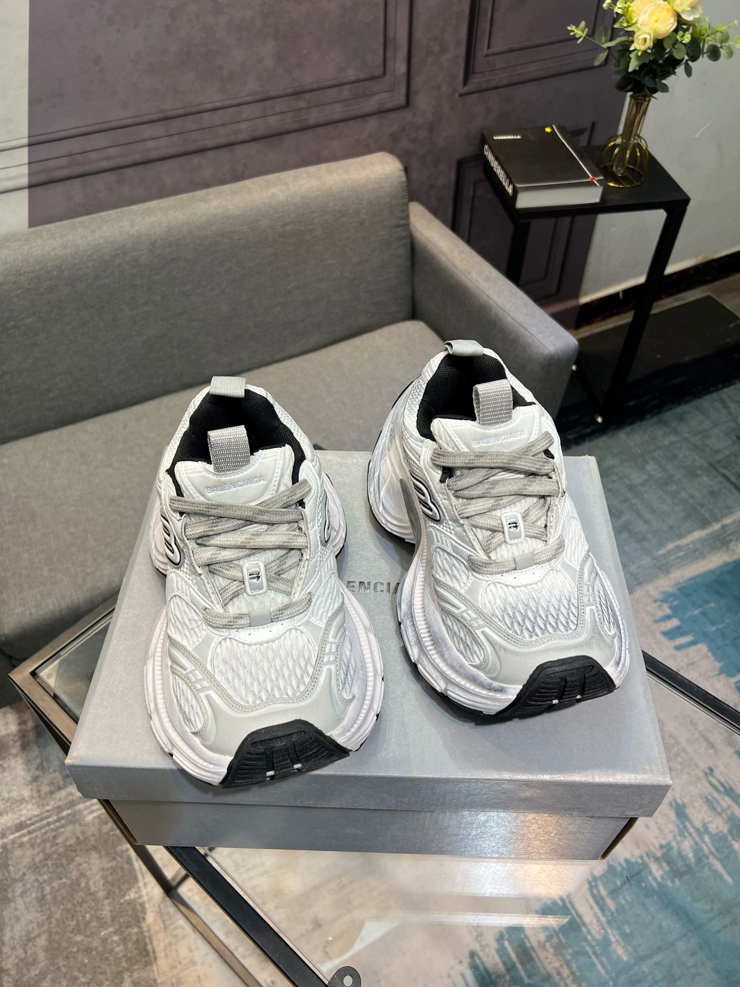 balenciaga unisex sneakers - size 35/46 - Image 4