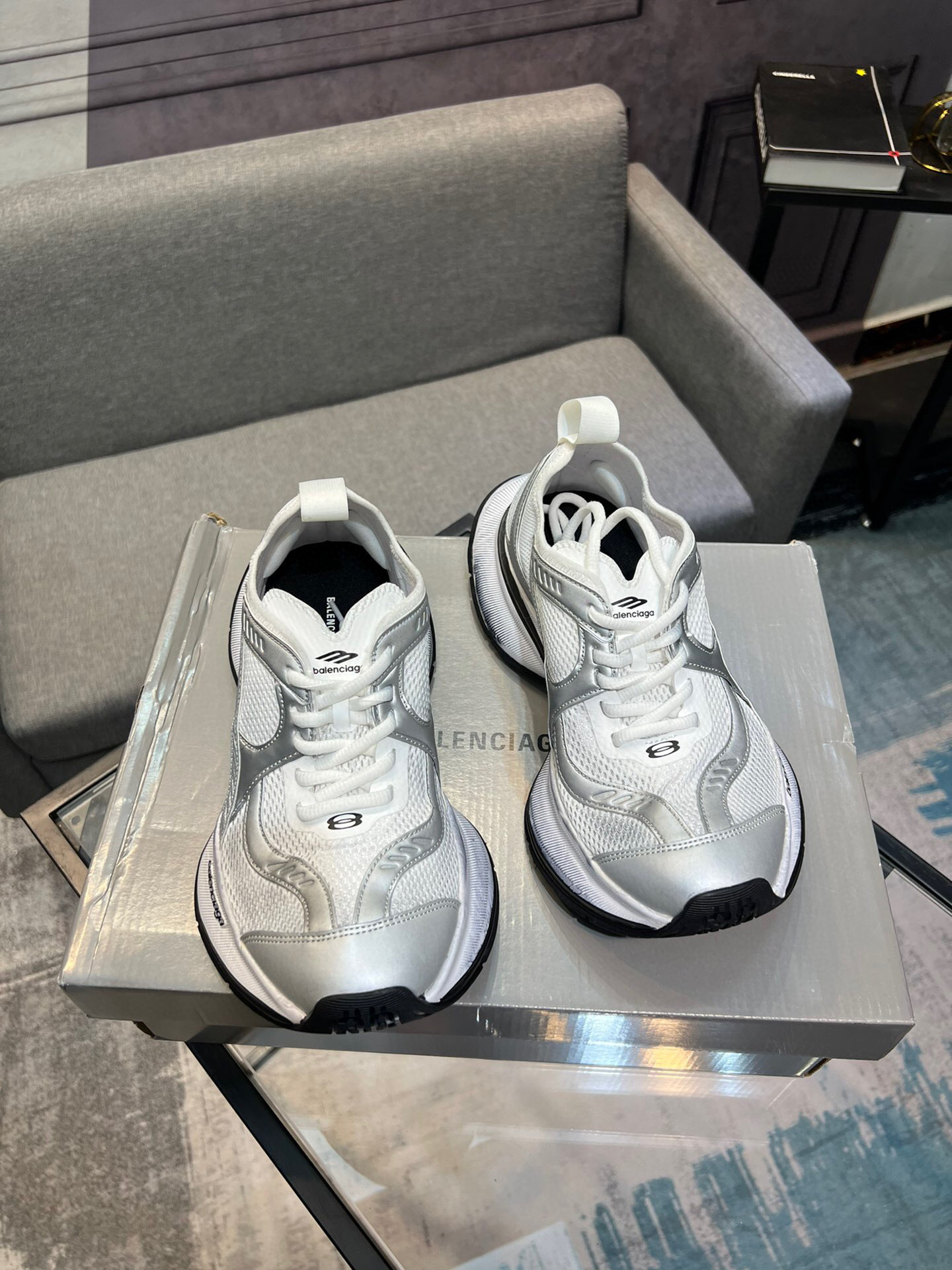 balenciaga unisex sneakers size 35-44 - white - Image 4