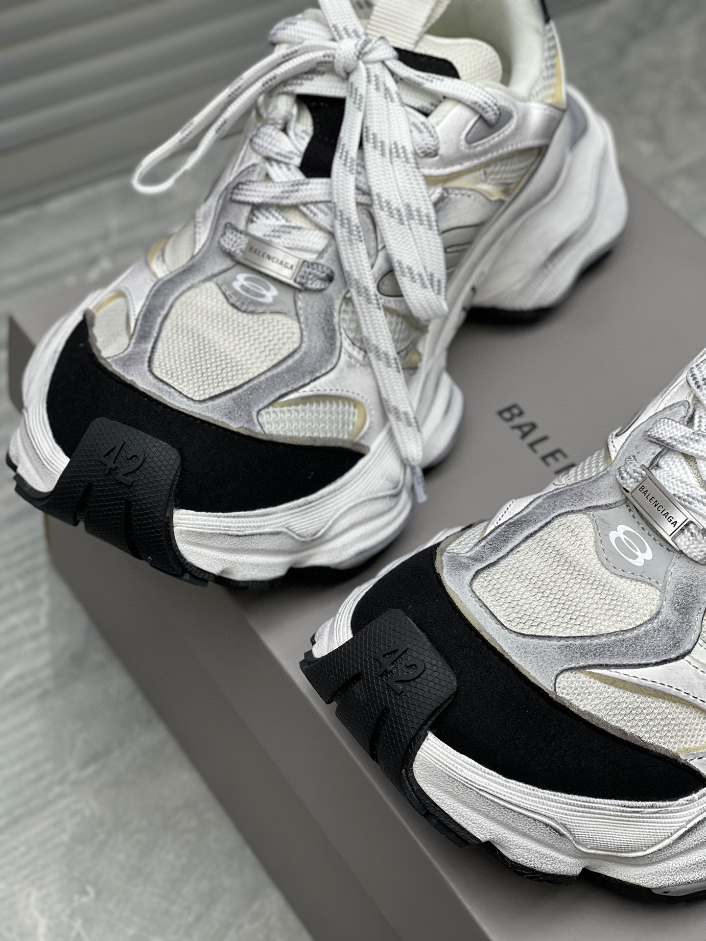 balenciaga couples sneakers 35-44 - model 8068470 - Image 4