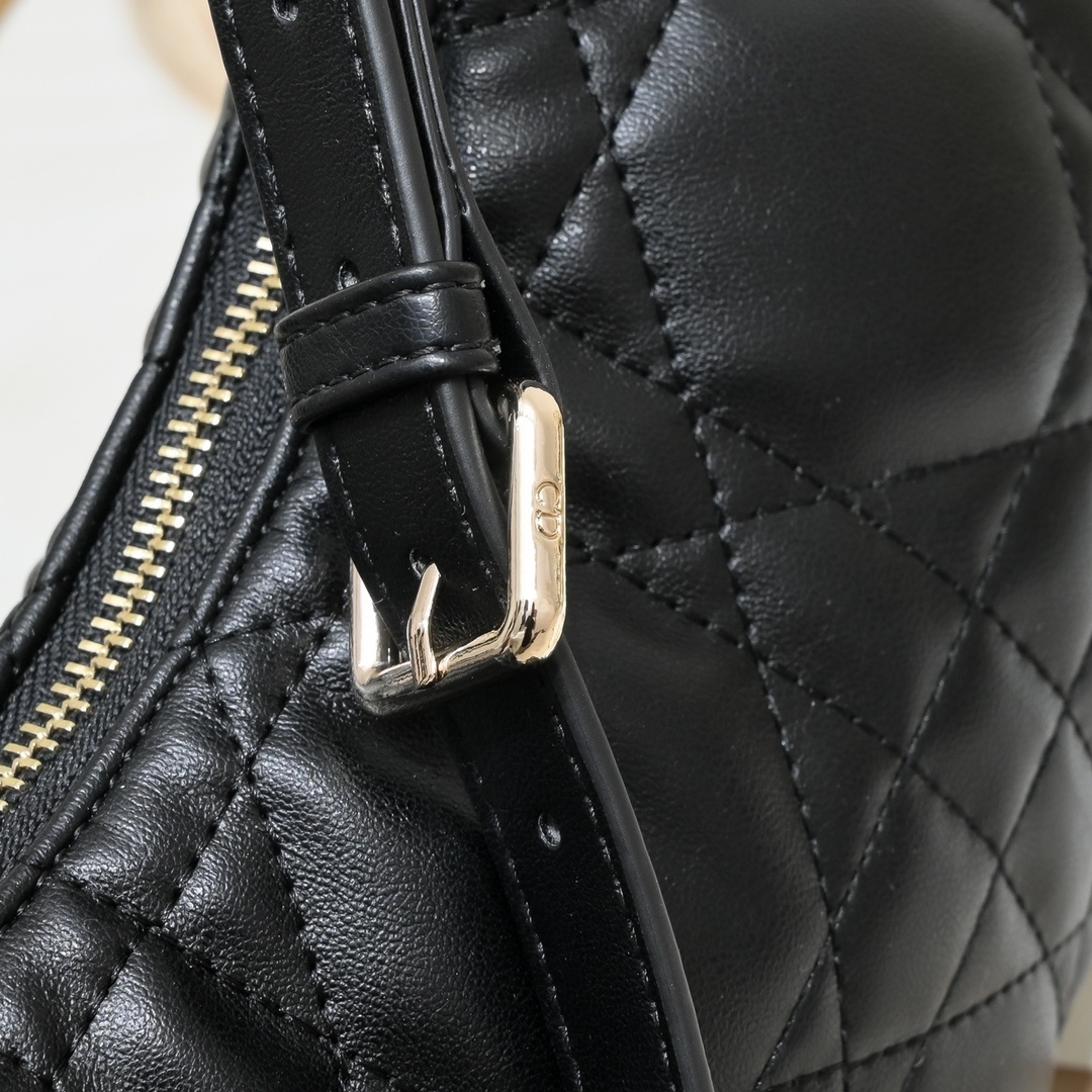 dior black quilted handbag 27x16 cm - Image 4