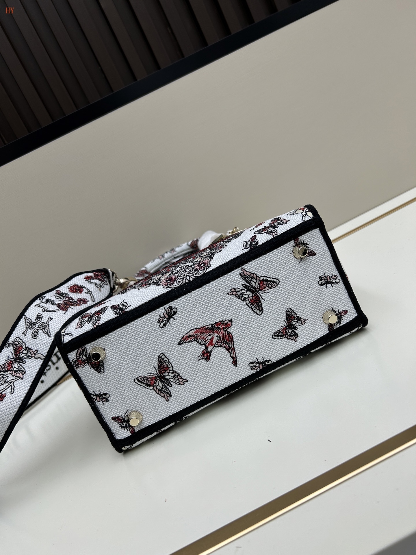 christian dior embroidered tote bag 24cm - Image 4