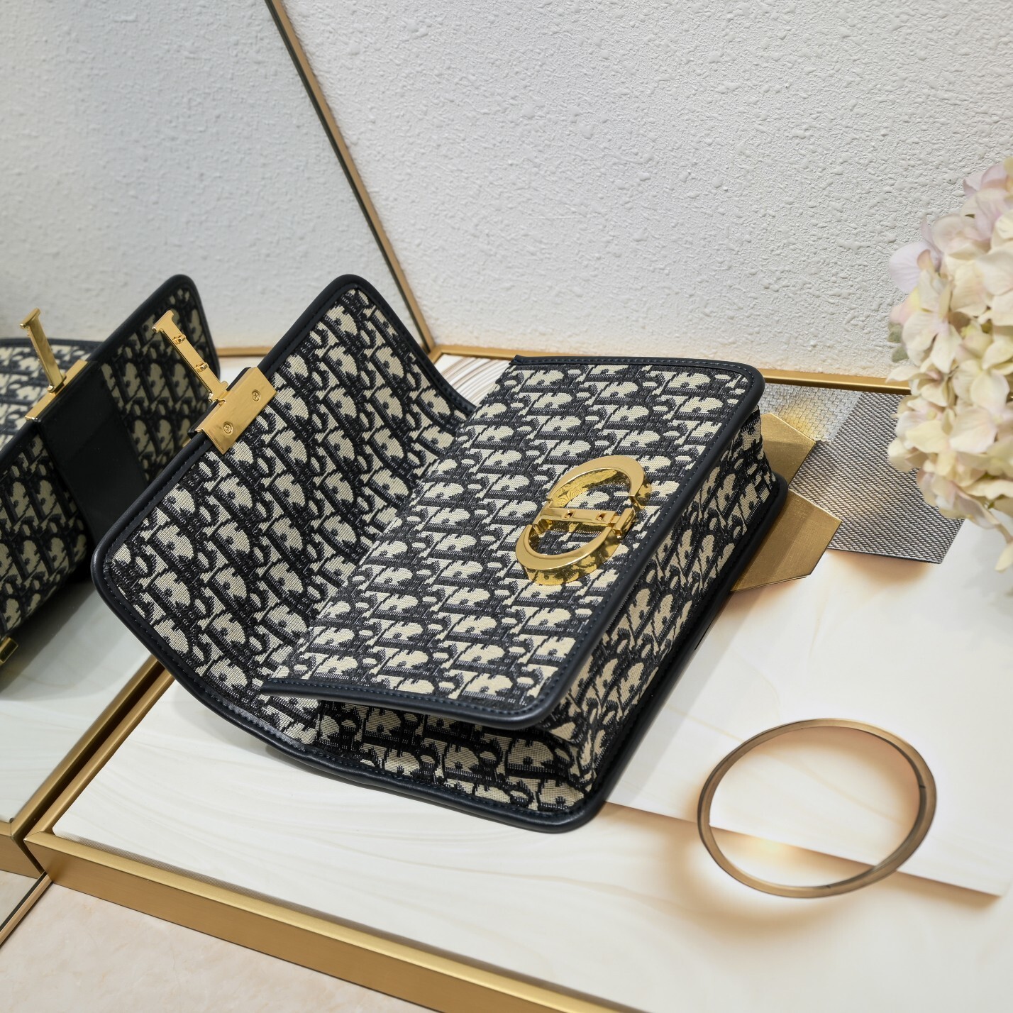 dior classic handbag 24*17*8 cm - elegant design - Image 4
