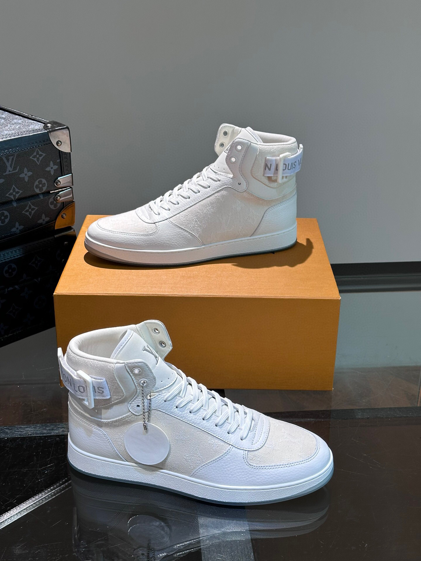 louis vuitton high-top sneakers size 38-44 - Image 4